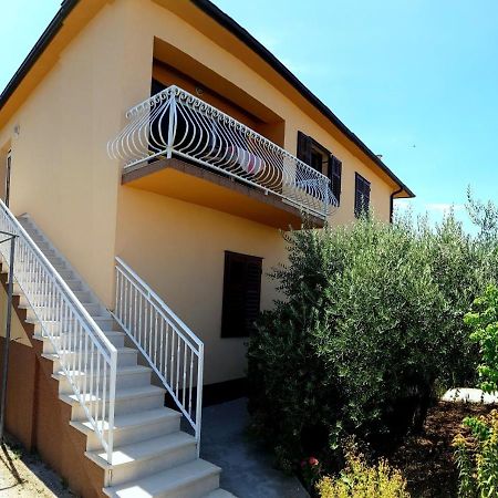 Apartments Nela Jelsa  Exterior photo